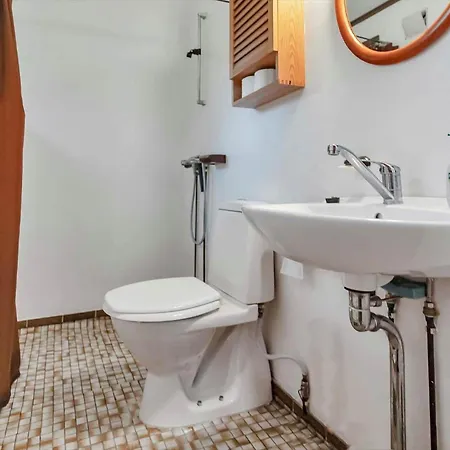 13386-1-hojby-dragsholmvej-2 بيت للعطل